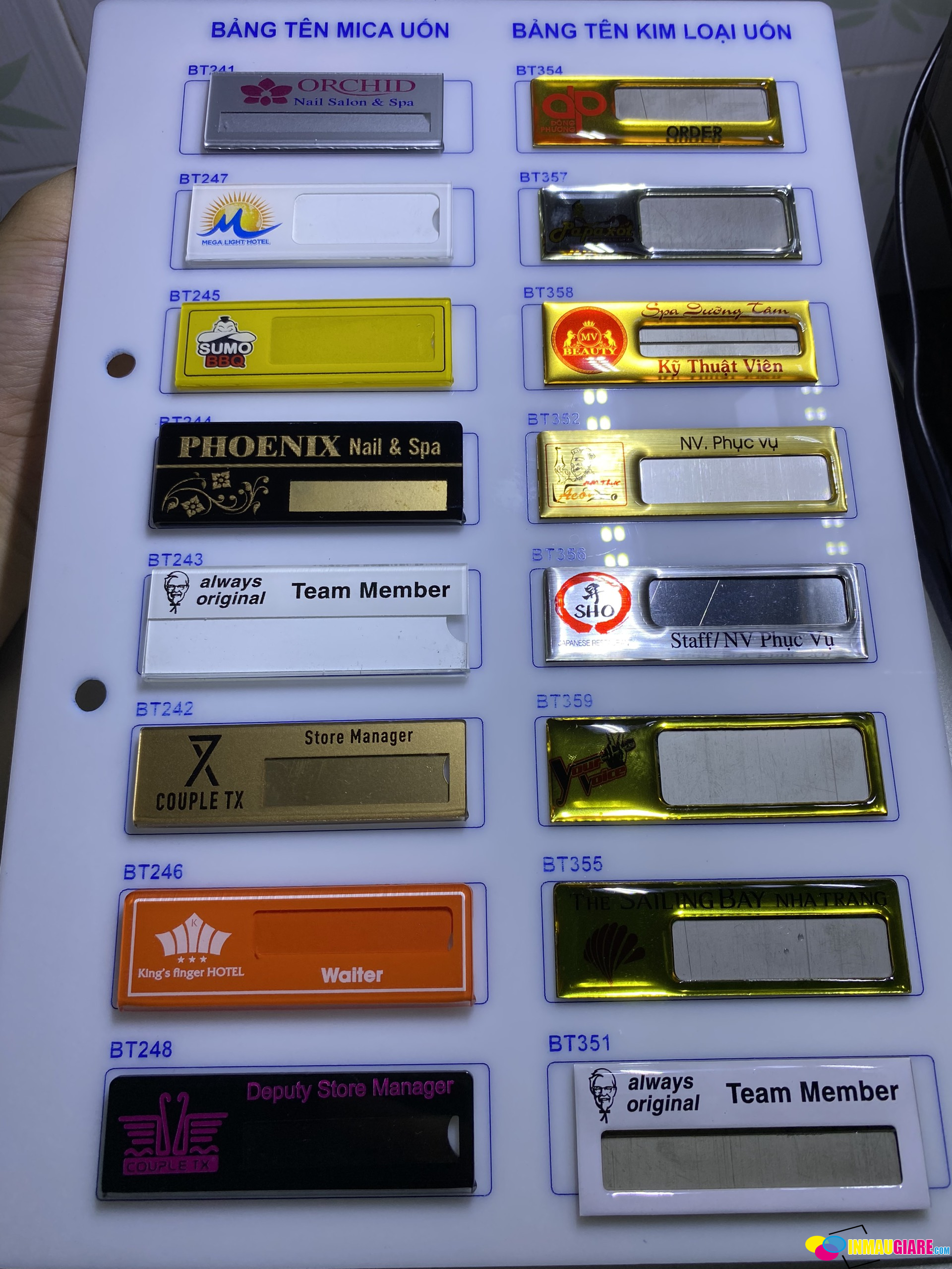Làm Biển Tên Nhân Viên Cài Áo - Thay Tên Linh Hoạt tại Hà Nội Làm Biển Tên Nhân Viên Cài Áo - Thay Tên Linh Hoạt tại Hà Nội