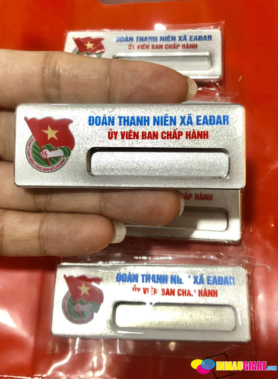 Các Dòng Biển Tên Nhân Viên Tại Xưởng iN Màu Giá Rẻ Các Dòng Biển Tên Nhân Viên Tại Xưởng iN Màu Giá Rẻ